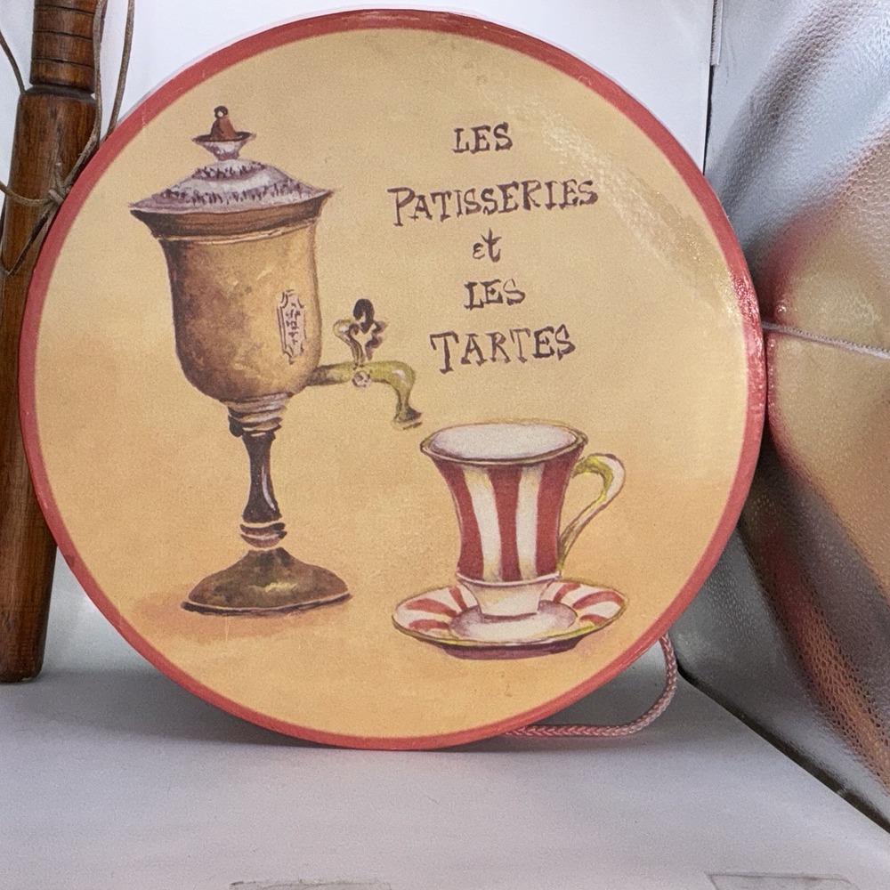 Vintage 2004 Gracie Knight Hat Box Les Patisseries Theme